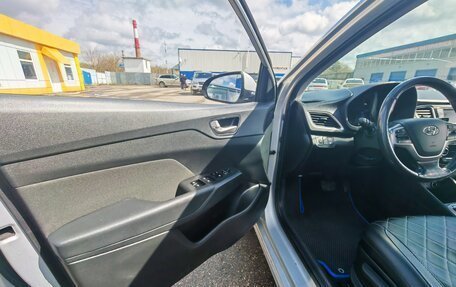 Hyundai Solaris II рестайлинг, 2018 год, 990 000 рублей, 9 фотография