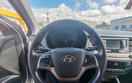 Hyundai Solaris II рестайлинг, 2018 год, 990 000 рублей, 13 фотография