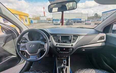Hyundai Solaris II рестайлинг, 2018 год, 990 000 рублей, 10 фотография
