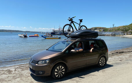 Volkswagen Touran III, 2012 год, 820 000 рублей, 21 фотография
