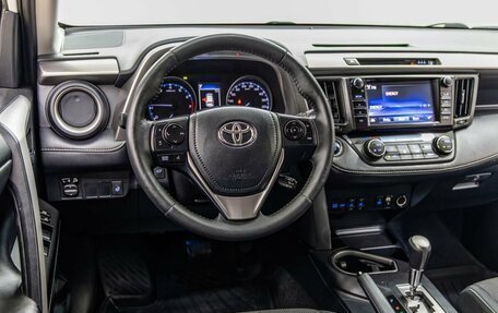 Toyota RAV4, 2018 год, 2 128 000 рублей, 14 фотография