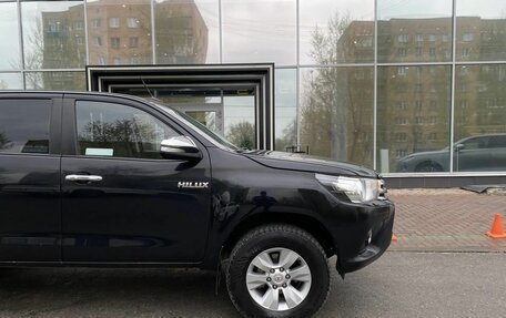 Toyota Hilux VIII, 2017 год, 2 839 000 рублей, 12 фотография