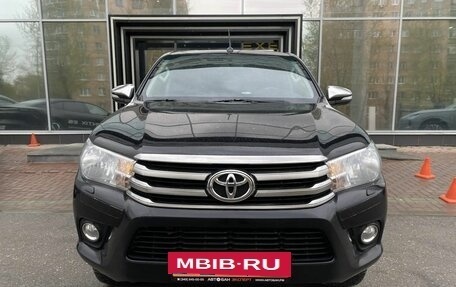 Toyota Hilux VIII, 2017 год, 2 839 000 рублей, 2 фотография