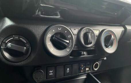 Toyota Hilux VIII, 2017 год, 2 839 000 рублей, 27 фотография