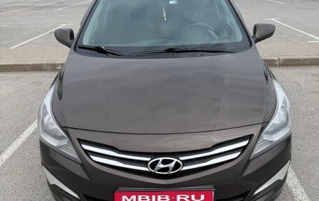 Hyundai Solaris II рестайлинг, 2015 год, 700 000 рублей, 1 фотография