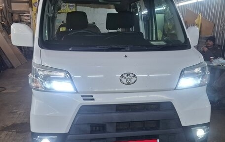 Toyota Pixis Van I, 2018 год, 800 000 рублей, 1 фотография