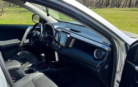 Toyota RAV4, 2018 год, 2 300 000 рублей, 6 фотография