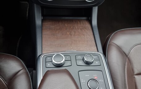 Mercedes-Benz GL-Класс, 2012 год, 2 500 000 рублей, 22 фотография