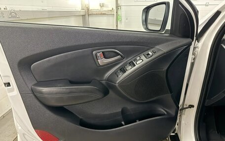 Hyundai ix35 I рестайлинг, 2013 год, 1 300 000 рублей, 12 фотография