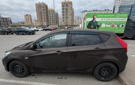 Hyundai Solaris II рестайлинг, 2015 год, 700 000 рублей, 3 фотография