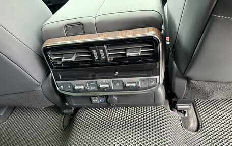 Toyota Land Cruiser, 2023 год, 10 700 000 рублей, 24 фотография
