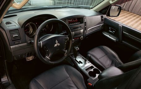 Mitsubishi Pajero IV, 2014 год, 1 895 000 рублей, 13 фотография