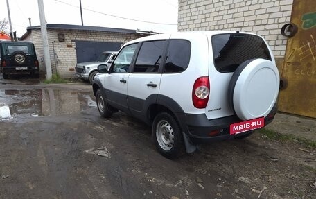 Chevrolet Niva I рестайлинг, 2018 год, 470 000 рублей, 5 фотография