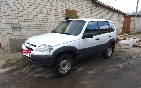 Chevrolet Niva I рестайлинг, 2018 год, 470 000 рублей, 3 фотография