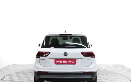Volkswagen Tiguan II, 2020 год, 3 349 000 рублей, 6 фотография