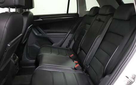 Volkswagen Tiguan II, 2020 год, 3 349 000 рублей, 10 фотография
