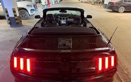 Ford Mustang VI рестайлинг, 2015 год, 2 049 000 рублей, 25 фотография