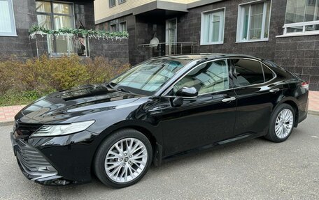 Toyota Camry, 2018 год, 2 830 000 рублей, 3 фотография