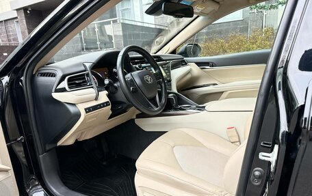 Toyota Camry, 2018 год, 2 830 000 рублей, 9 фотография