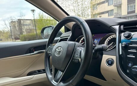 Toyota Camry, 2018 год, 2 830 000 рублей, 8 фотография