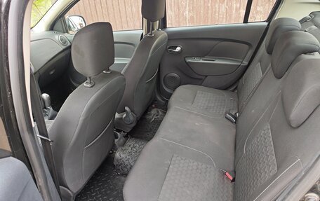 Renault Logan II, 2014 год, 700 000 рублей, 21 фотография