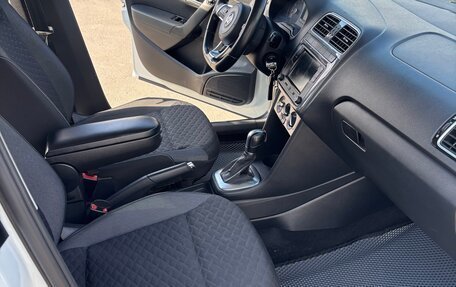 Volkswagen Polo VI (EU Market), 2018 год, 1 450 000 рублей, 2 фотография