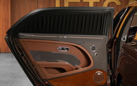 Bentley Mulsanne II, 2017 год, 18 000 000 рублей, 26 фотография