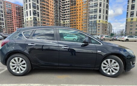 Opel Astra J, 2013 год, 930 000 рублей, 2 фотография
