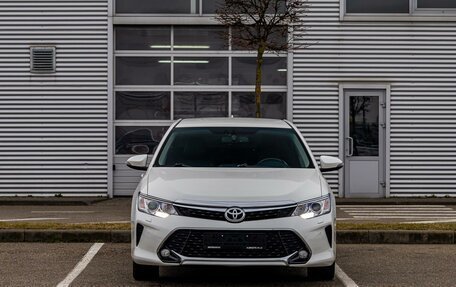 Toyota Camry, 2017 год, 1 755 000 рублей, 2 фотография