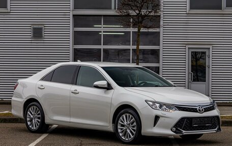 Toyota Camry, 2017 год, 1 755 000 рублей, 3 фотография