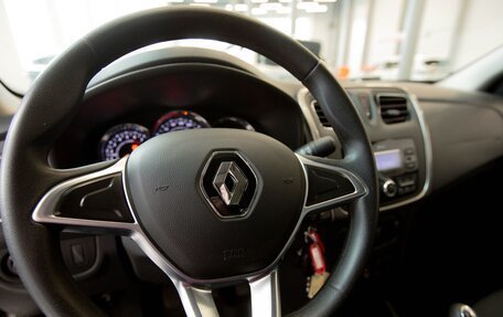 Renault Logan II, 2019 год, 1 200 000 рублей, 10 фотография