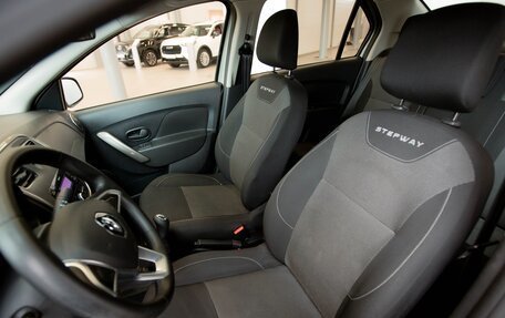 Renault Logan II, 2019 год, 1 200 000 рублей, 19 фотография