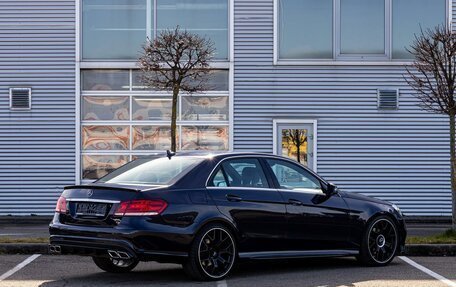Mercedes-Benz E-Класс, 2015 год, 1 695 000 рублей, 6 фотография