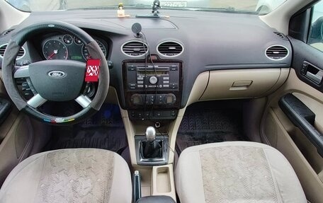 Ford Focus II рестайлинг, 2006 год, 600 000 рублей, 24 фотография