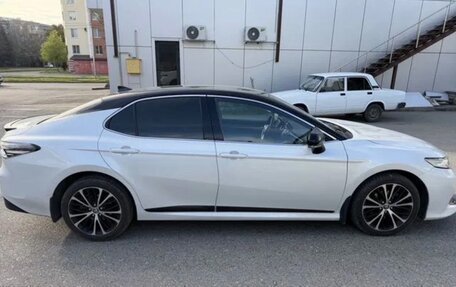 Toyota Camry, 2021 год, 2 870 000 рублей, 2 фотография