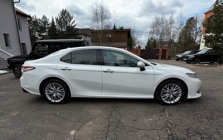 Toyota Camry, 2019 год, 2 900 000 рублей, 4 фотография