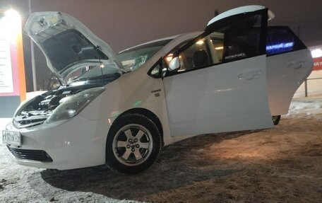 Toyota Prius, 2010 год, 650 000 рублей, 6 фотография