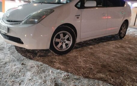 Toyota Prius, 2010 год, 650 000 рублей, 8 фотография