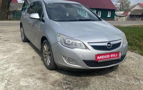 Opel Astra J, 2012 год, 690 000 рублей, 2 фотография