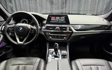 BMW 5 серия, 2019 год, 2 550 000 рублей, 13 фотография