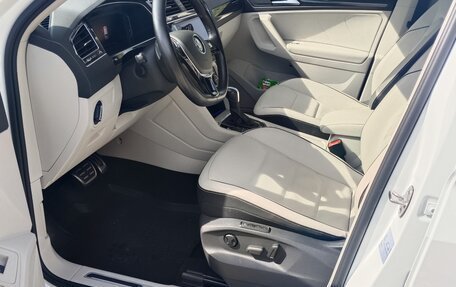 Volkswagen Tiguan II, 2020 год, 4 000 000 рублей, 8 фотография