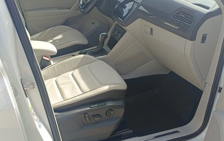Volkswagen Tiguan II, 2020 год, 4 000 000 рублей, 12 фотография