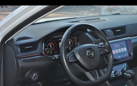 Skoda Superb III рестайлинг, 2019 год, 1 899 000 рублей, 2 фотография