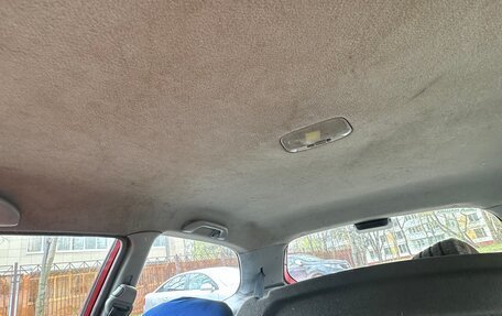 Mitsubishi Colt VI рестайлинг, 2000 год, 110 000 рублей, 25 фотография