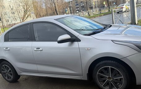 KIA Rio IV, 2017 год, 955 000 рублей, 4 фотография