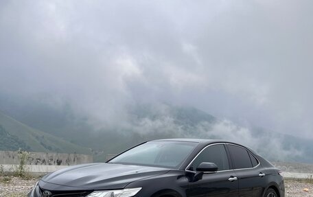 Toyota Camry, 2019 год, 2 800 000 рублей, 3 фотография