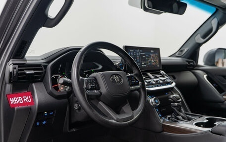 Toyota Land Cruiser, 2023 год, 12 300 000 рублей, 9 фотография