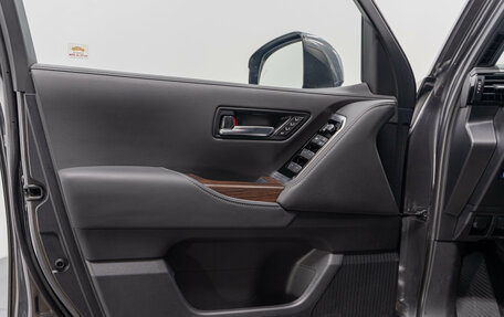 Toyota Land Cruiser, 2023 год, 12 300 000 рублей, 25 фотография