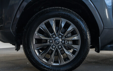 Toyota Land Cruiser, 2023 год, 12 300 000 рублей, 33 фотография