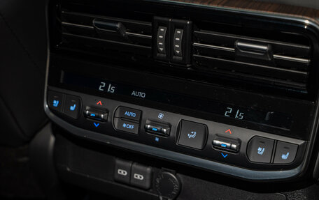 Toyota Land Cruiser, 2023 год, 12 300 000 рублей, 30 фотография